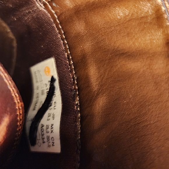 Timberland "Glancy" Distressed Heeled Boot - Picture 10 of 11